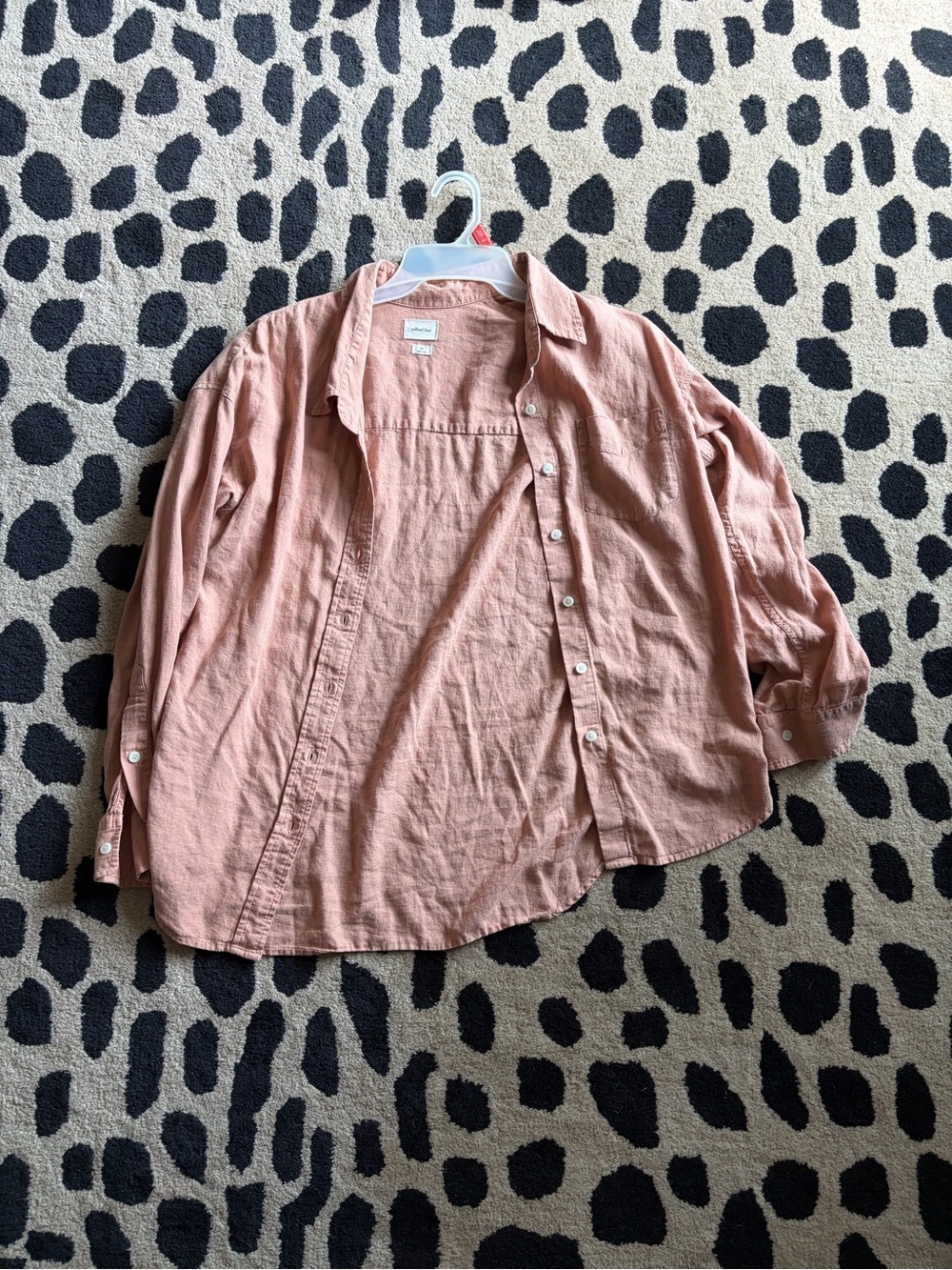 Wilfred Aritzia linen Button-Down Shirt in Dusty salmon color